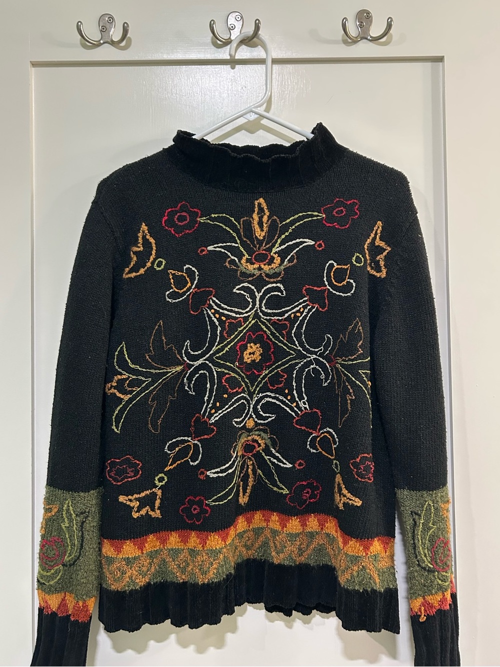 Vintage Curio Black Embroidered Floral Sweater L Ramie 90s Boho
